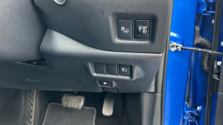 Toyota C-HR 1.8 Hybrid Design 5dr CVT Hybrid Hatchback